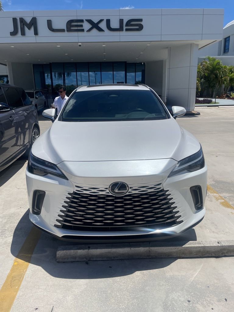 Used 2024 Lexus RX 350h w/ Accessory Package (Z1) AWD/4WD image 4