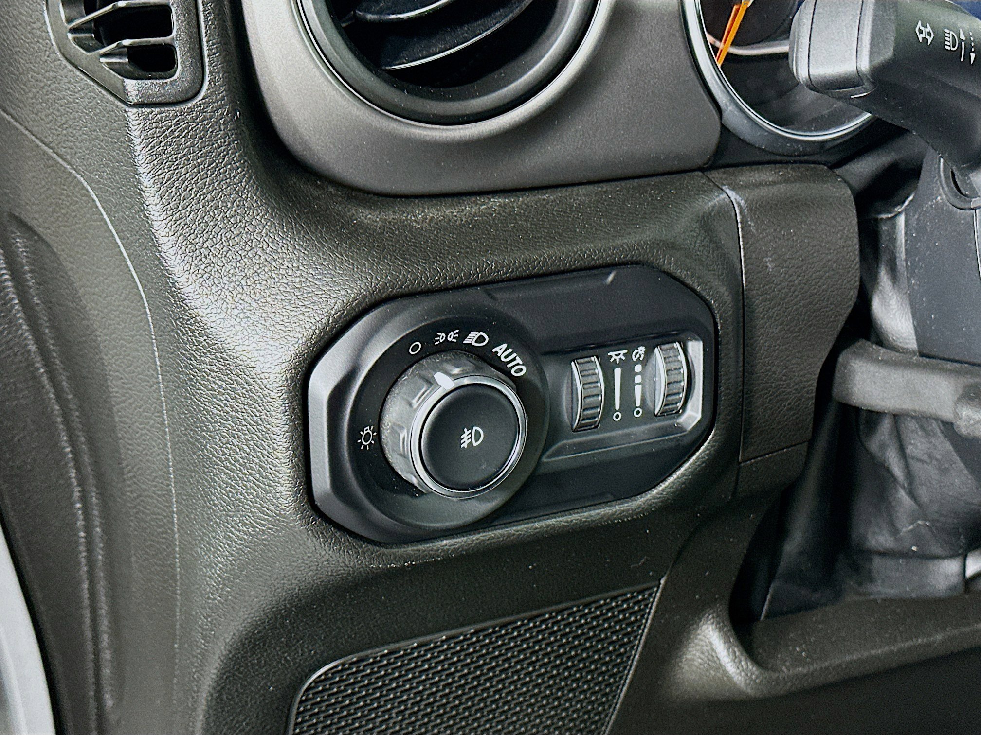 Used 2022 Jeep Wrangler Sport S image 16