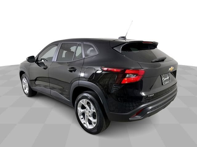 New 2026 Chevrolet Trax LS w/ LS Convenience Package FWD image 7