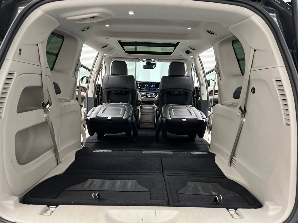 Used 2024 Chrysler Pacifica Limited image 47