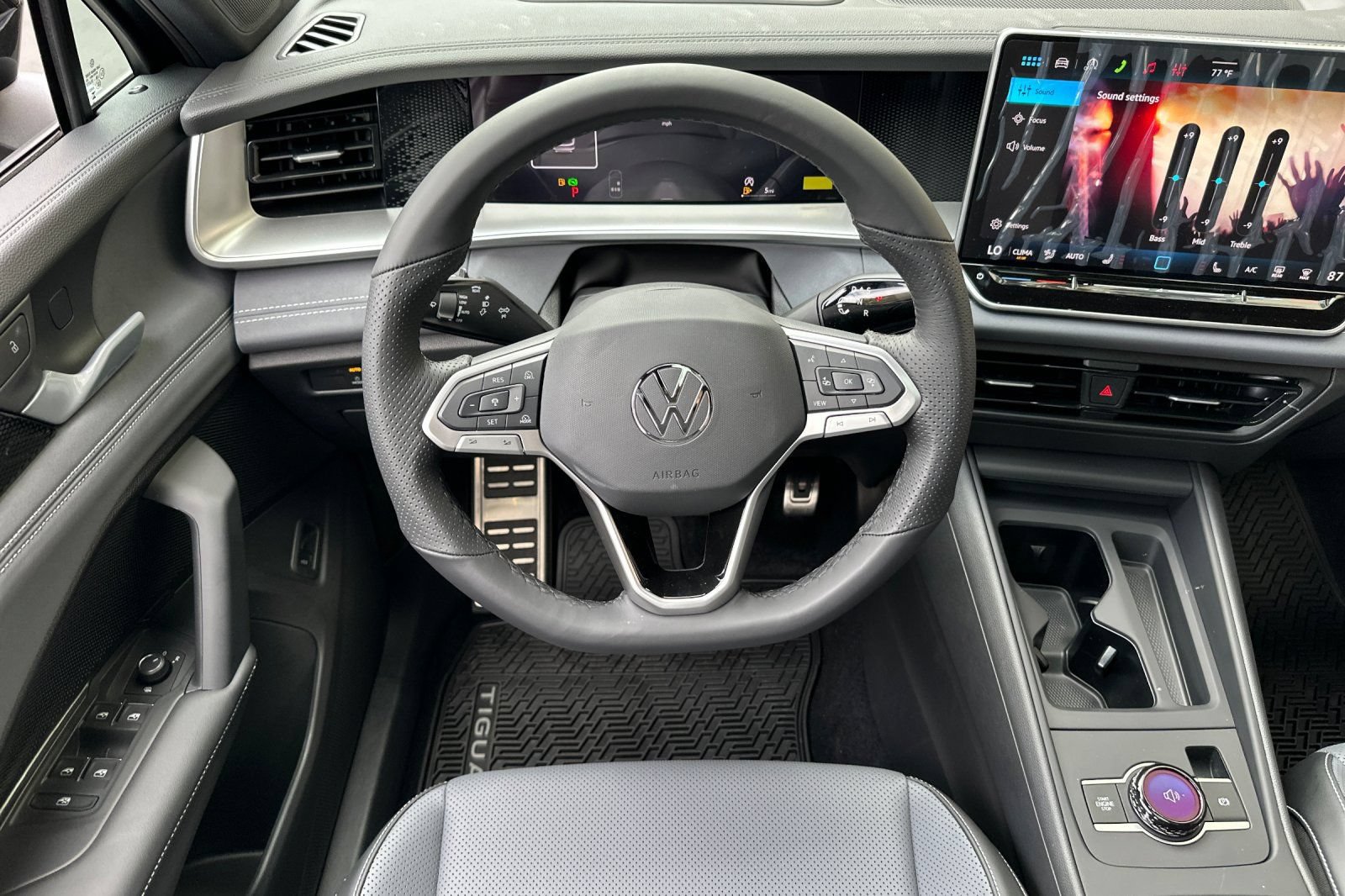 New 2026 Volkswagen Tiguan SE R-Line FWD image 14