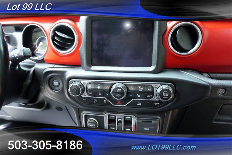 Used 2022 Jeep Gladiator Rubicon w/ Cold Weather Group AWD/4WD image 23