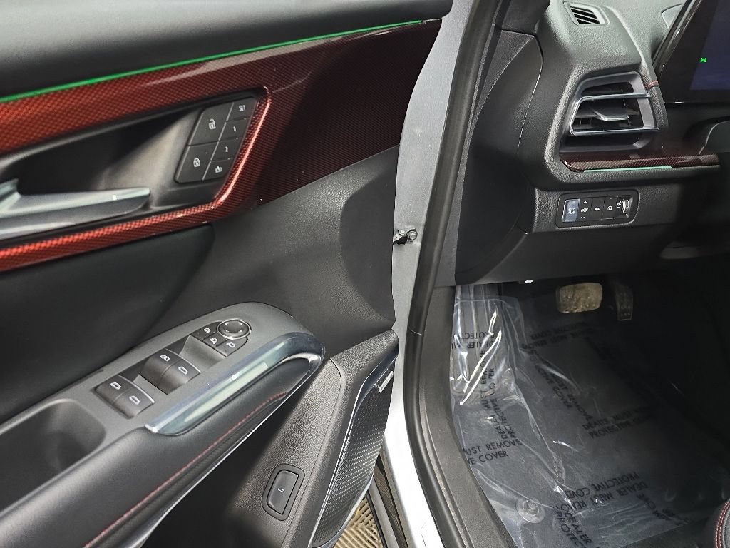 Used 2026 Chevrolet Traverse RS AWD/4WD image 28
