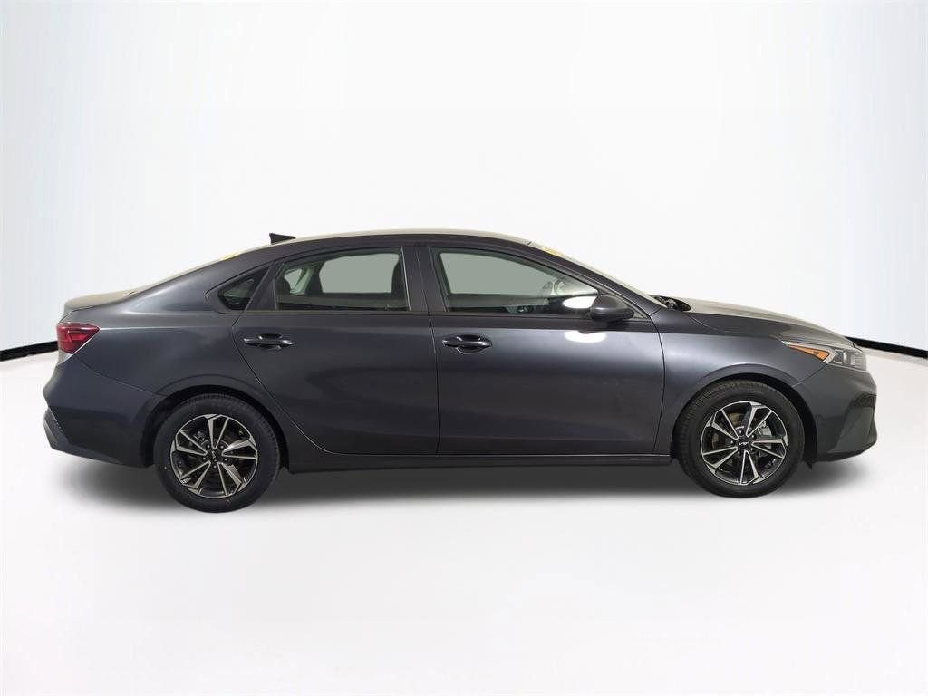 Used 2023 Kia Forte LXS FWD image 4