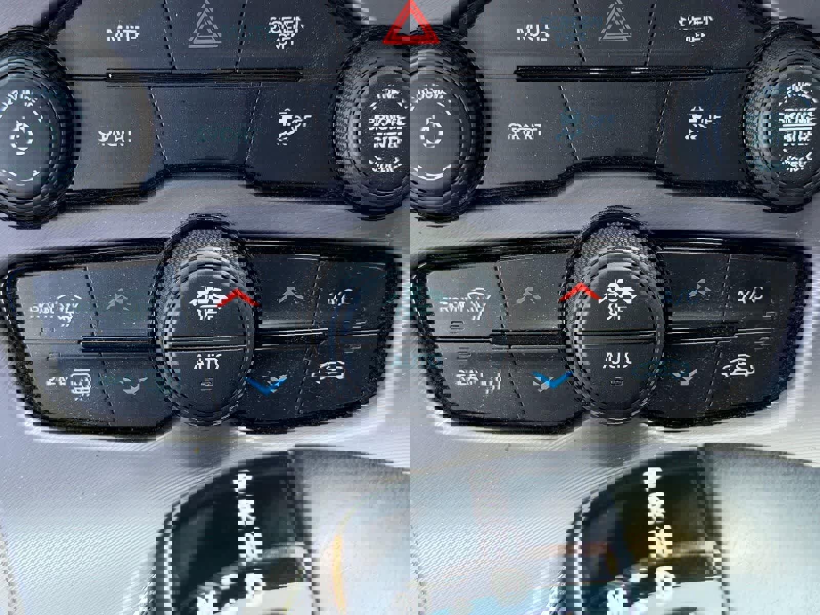 Used 2019 Dodge Challenger SXT w/ Blacktop Package image 12