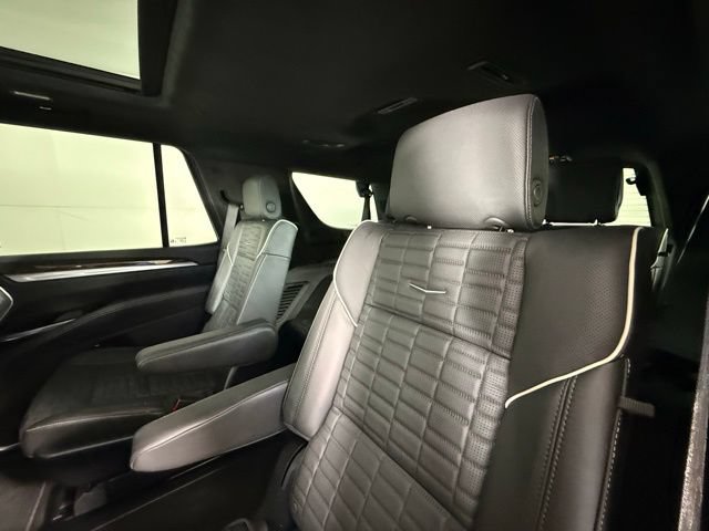 Certified 2025 Cadillac Escalade Sport Platinum w/ LPO, ONYX Package AWD/4WD image 21