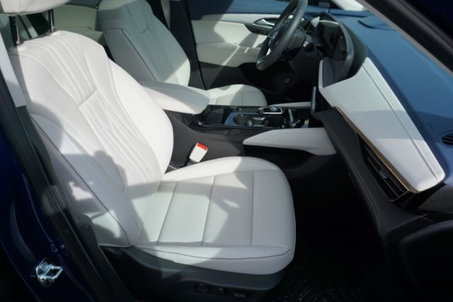 Used 2025 Buick Envision Avenir image 16