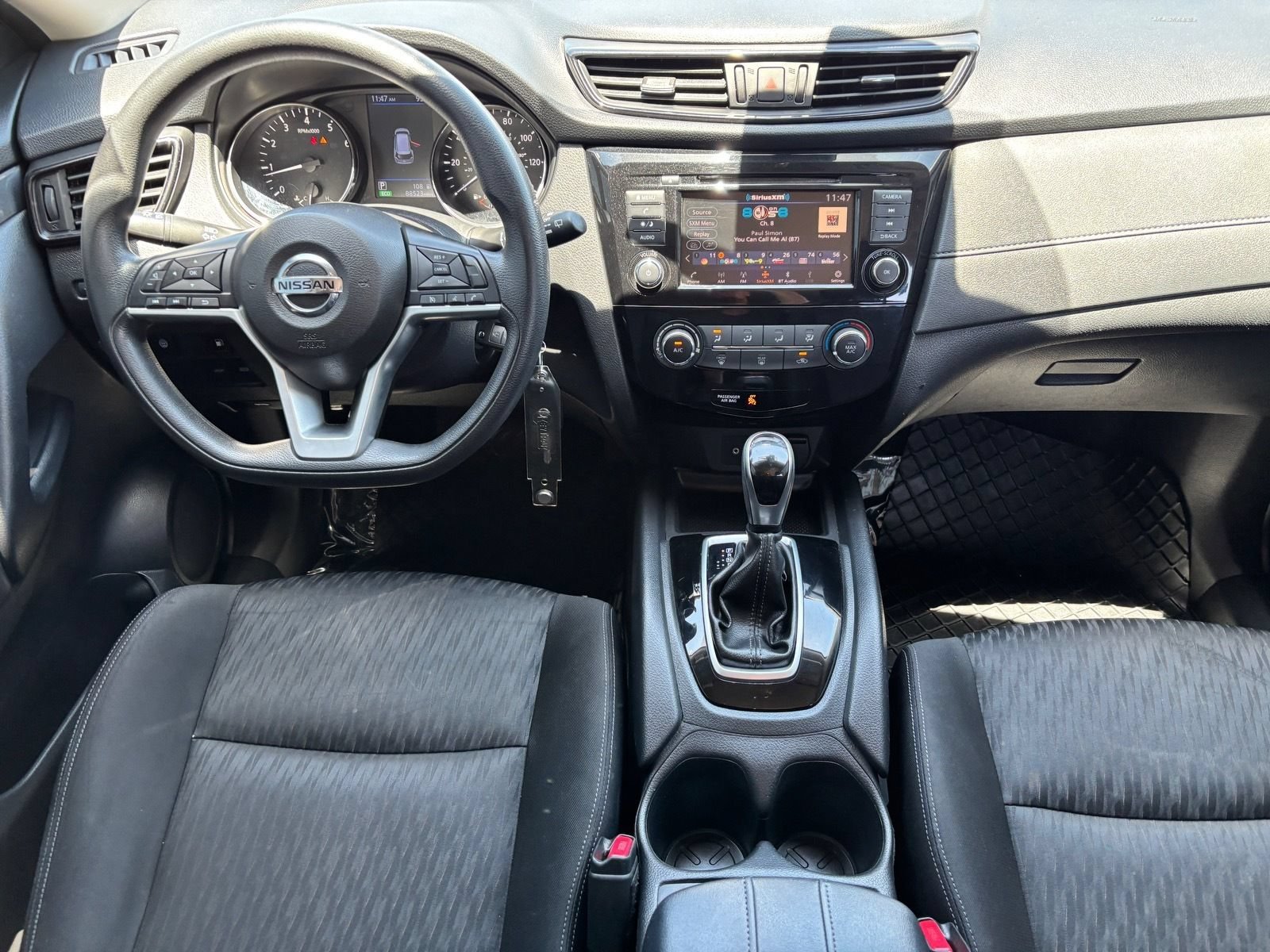Used 2020 Nissan Rogue S FWD image 12