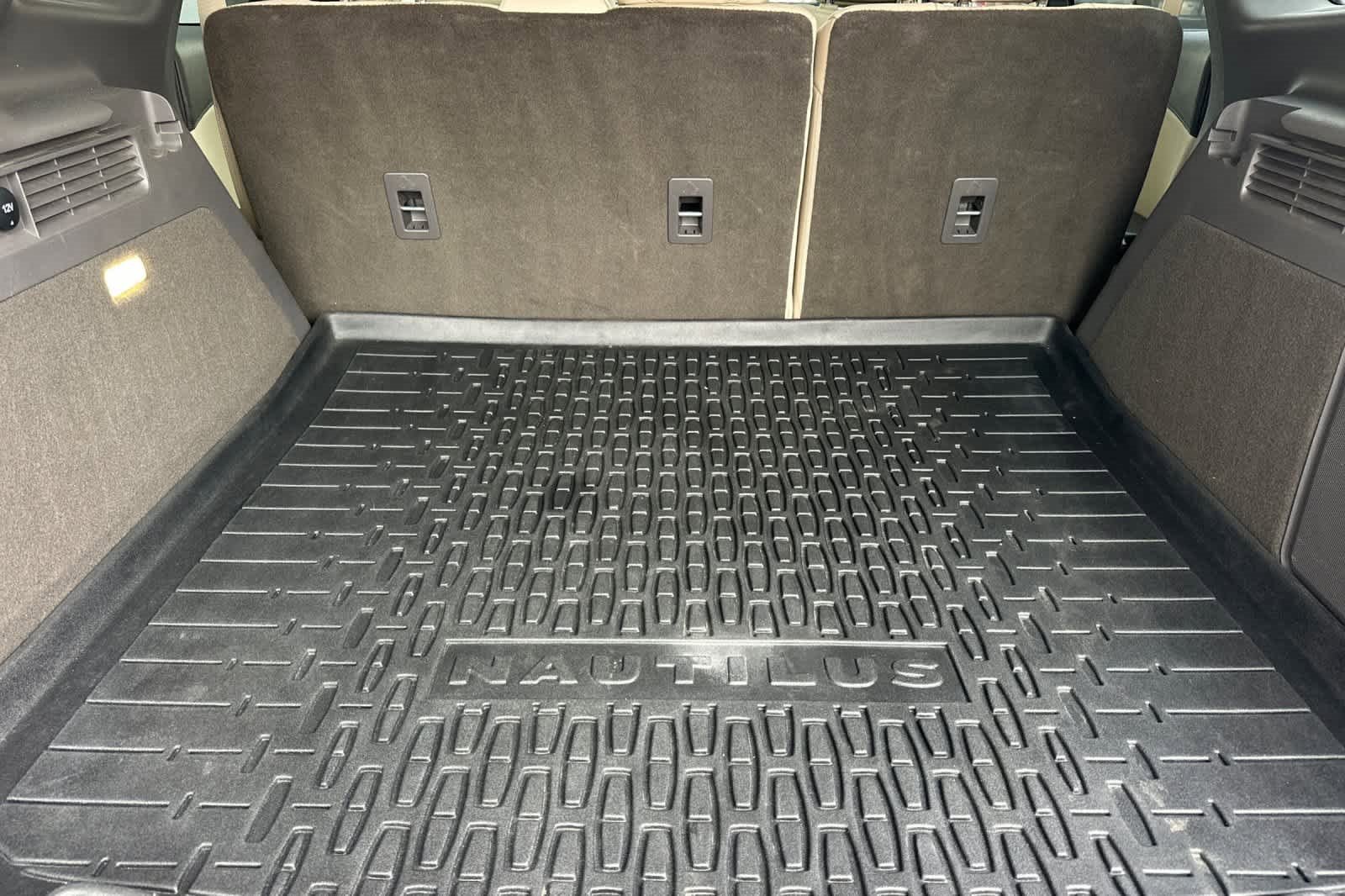 Certified 2020 Lincoln Nautilus Reserve image 16