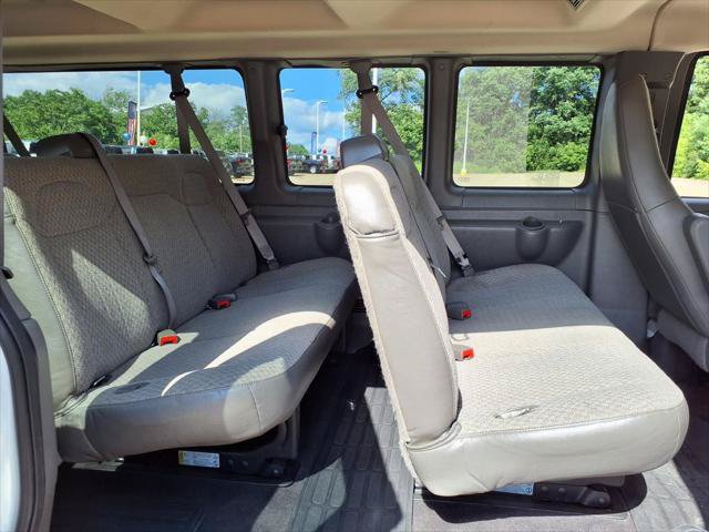 Used 2024 Chevrolet Express 3500 LT w/ LT Preferred Equipment Group RWD image 9