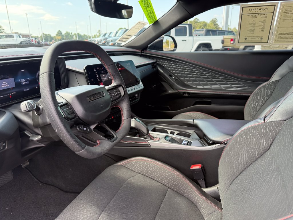 Used 2026 Dodge Charger Scat Pack w/ Blacktop Package AWD/4WD image 4