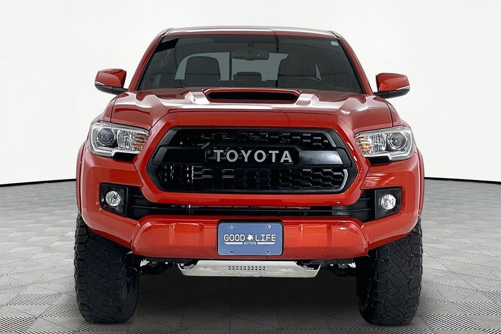 Used 2017 Toyota Tacoma TRD Sport w/ Tow Package (A/T) AWD/4WD image 2