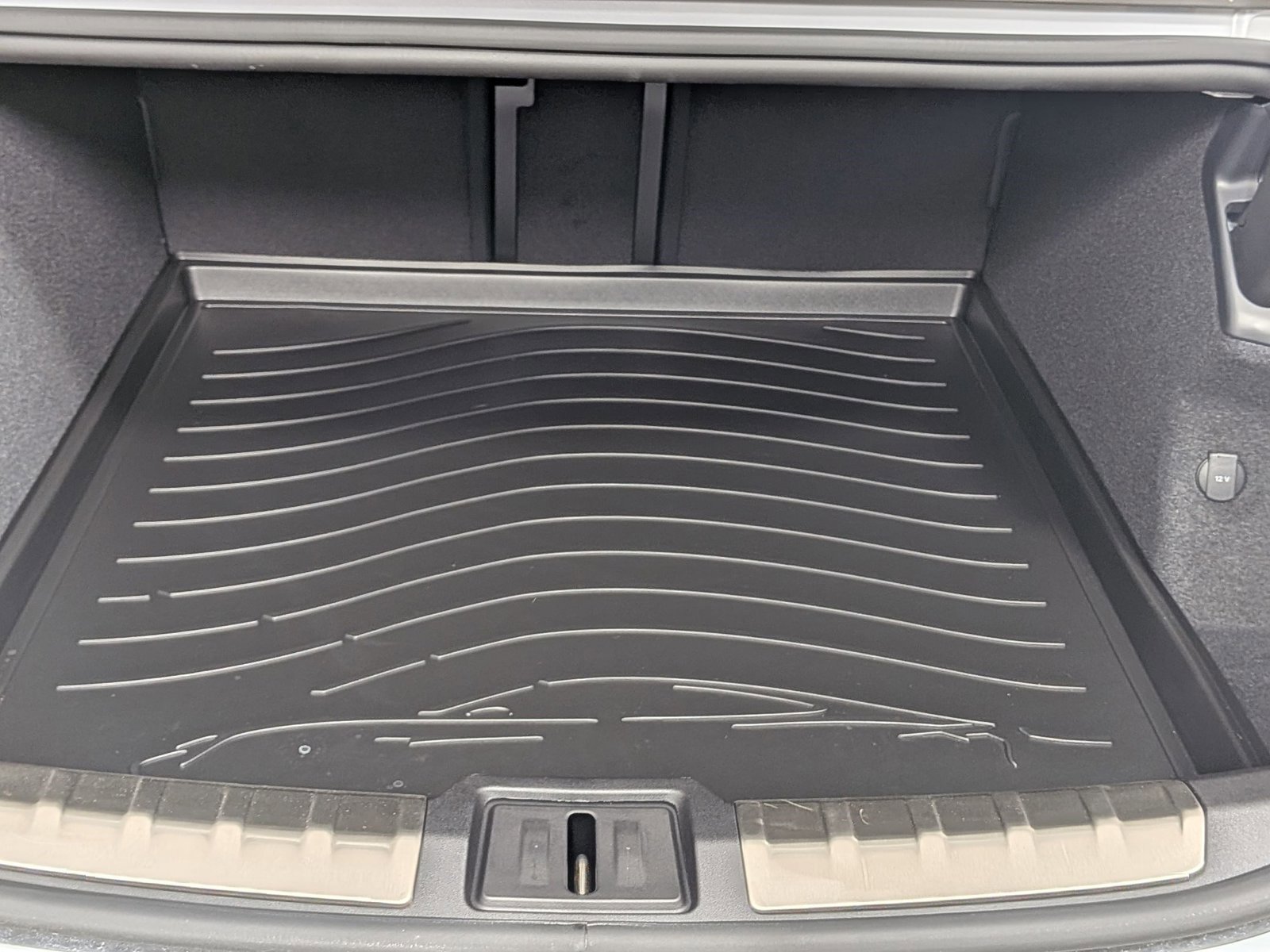 New 2025 Porsche Taycan 4S AWD/4WD image 22