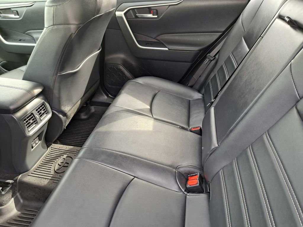 Used 2025 Toyota RAV4 XLE Premium image 22