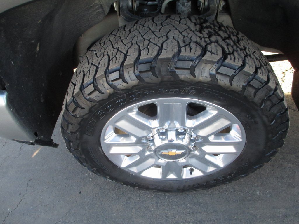 Certified 2025 Chevrolet Silverado 3500 High Country w/ Technology Package image 14