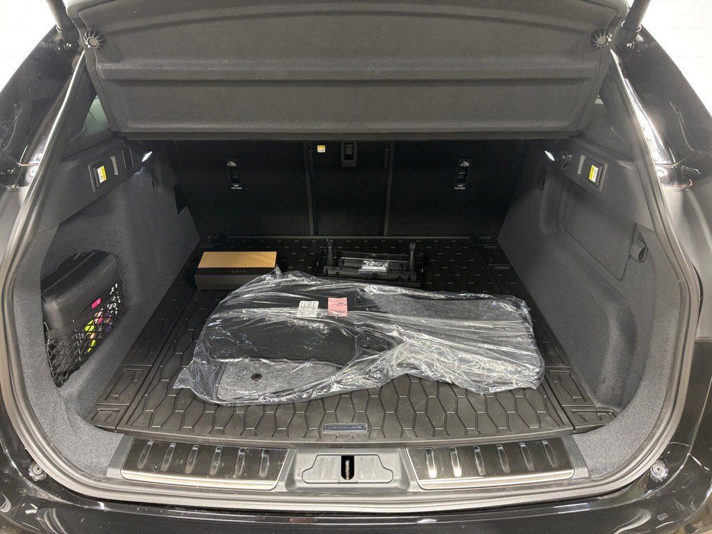 New 2026 Jaguar F-PACE R-Dynamic S image 40