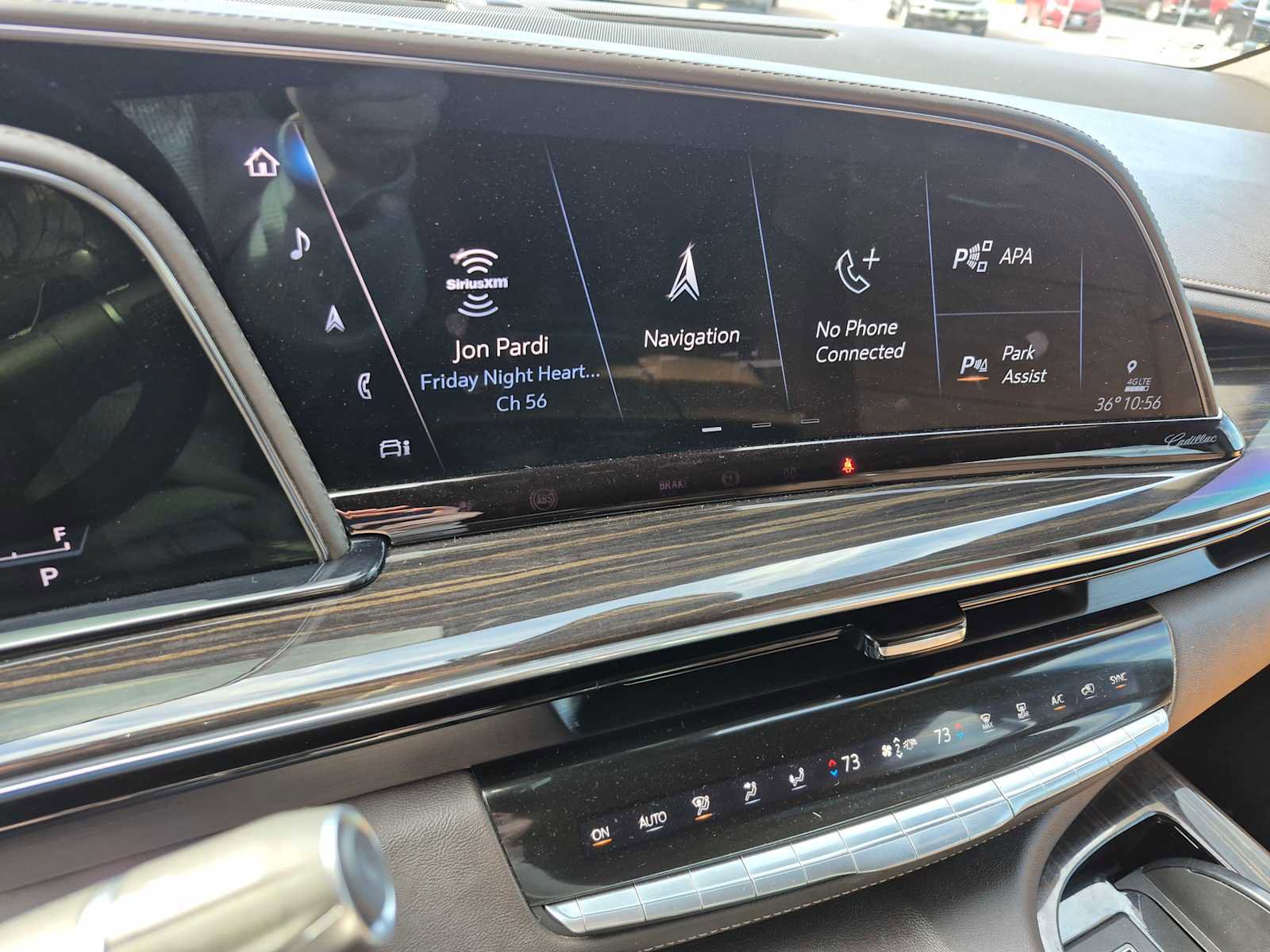 Used 2021 Cadillac Escalade ESV Premium Luxury w/ Driver Assist Tech Package AWD/4WD image 21