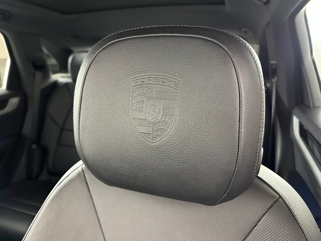 Certified 2024 Porsche Cayenne w/ Premium Package Plus (PFM) AWD/4WD image 21