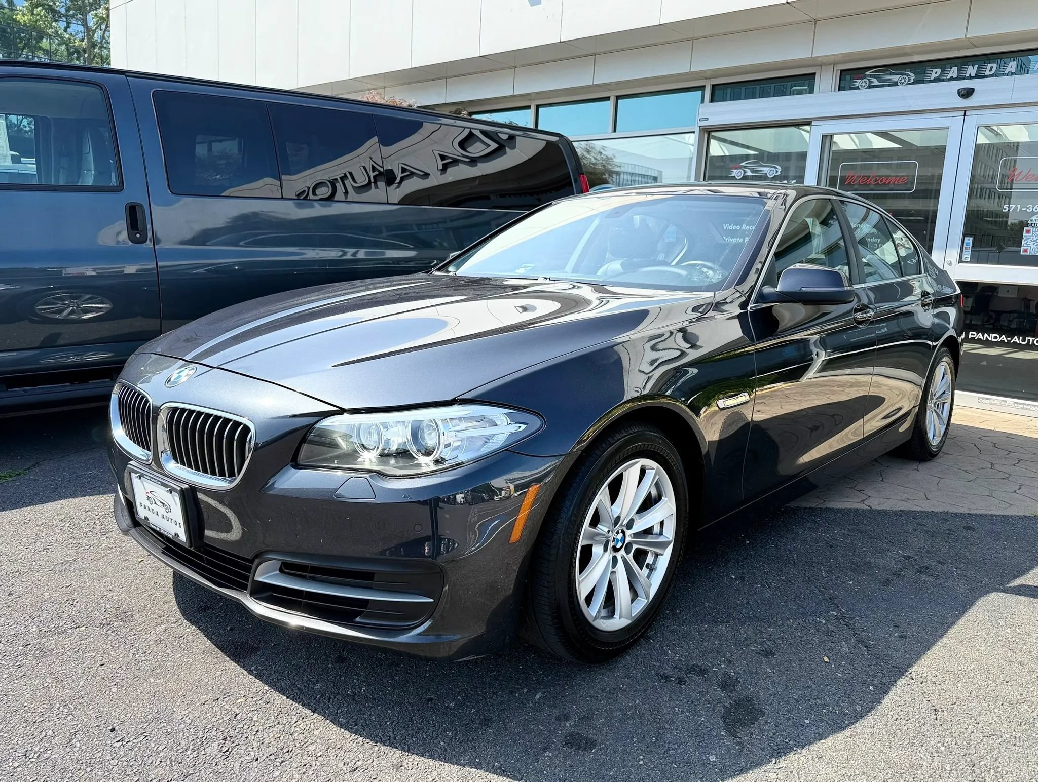 Used 2014 BMW 528i xDrive Sedan AWD/4WD image 3