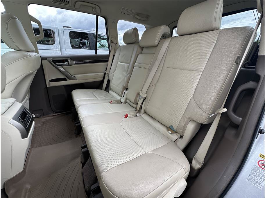 Used 2016 Lexus GX 460 w/ Premium Package AWD/4WD image 16