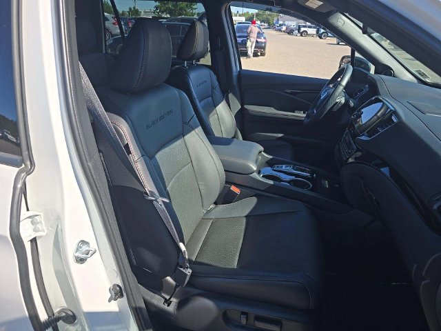 Used 2024 Honda Passport Black Edition image 19