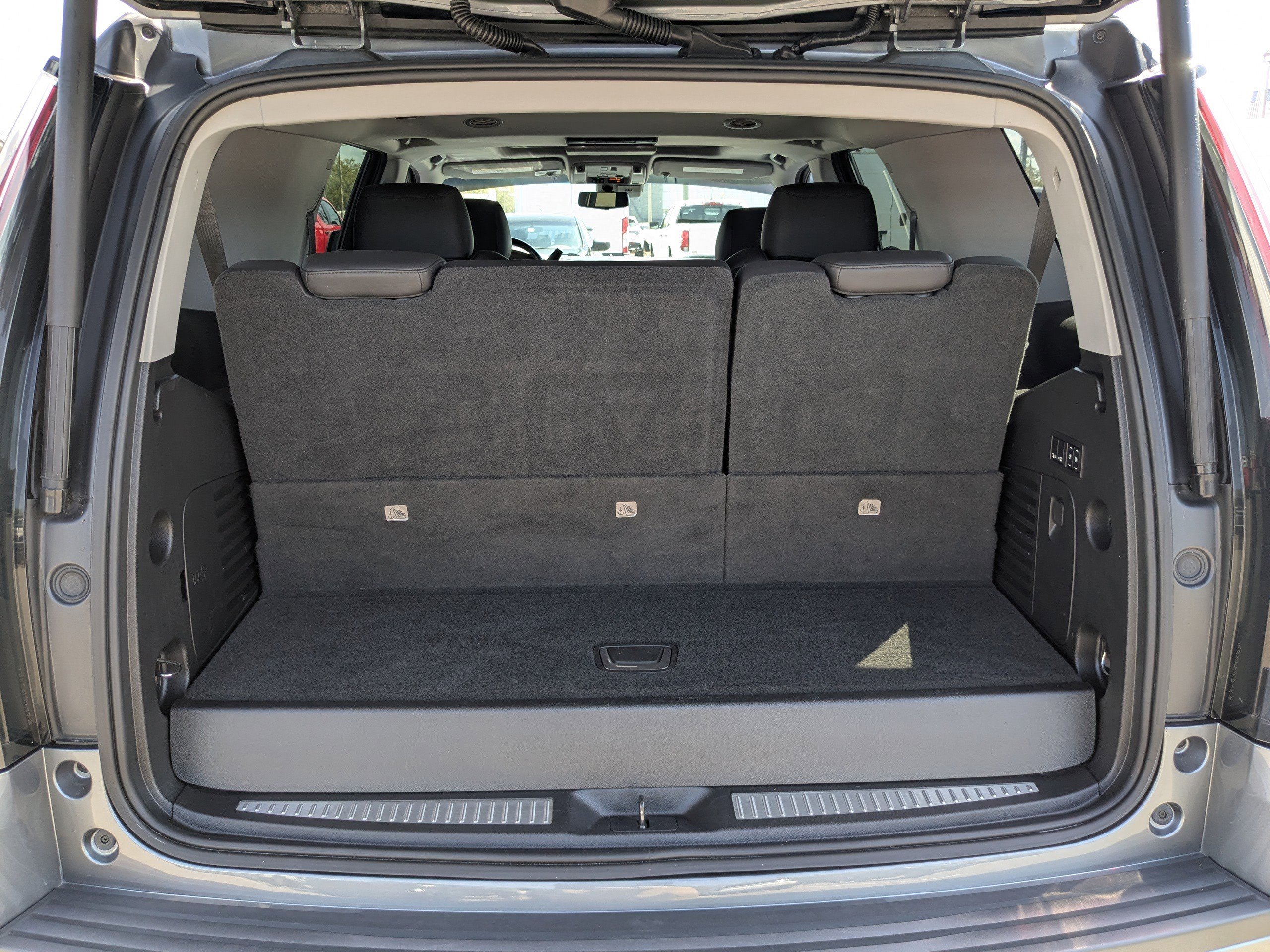 Used 2019 Cadillac Escalade Premium Luxury image 12