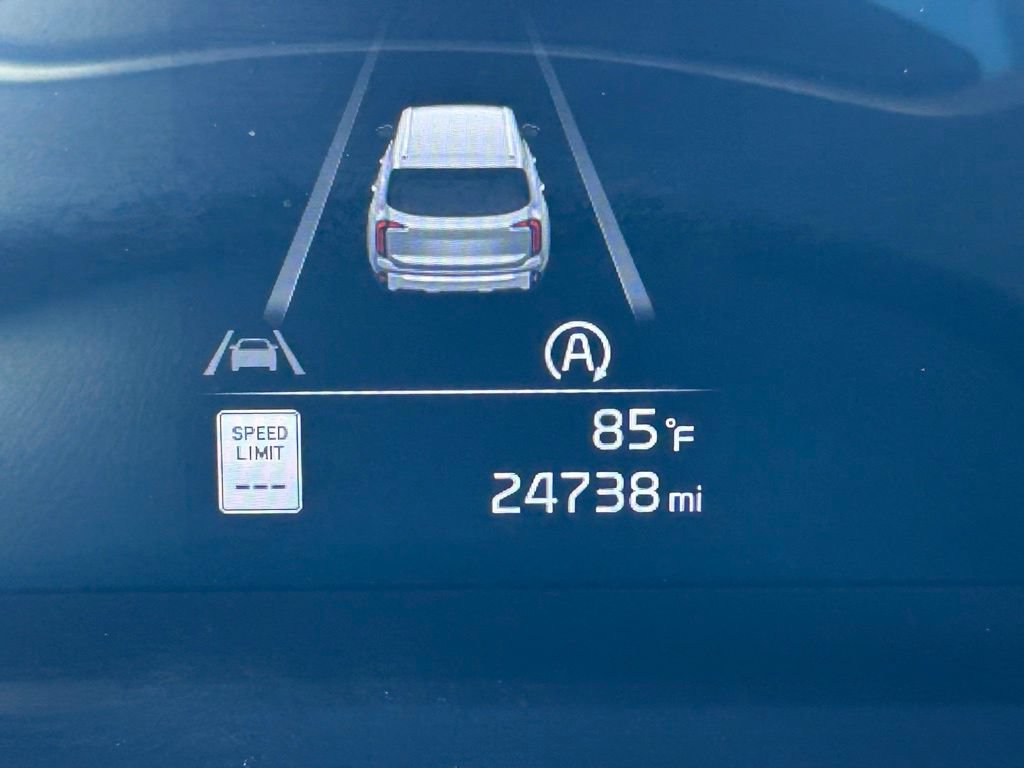 Used 2023 Kia Telluride LX FWD image 25