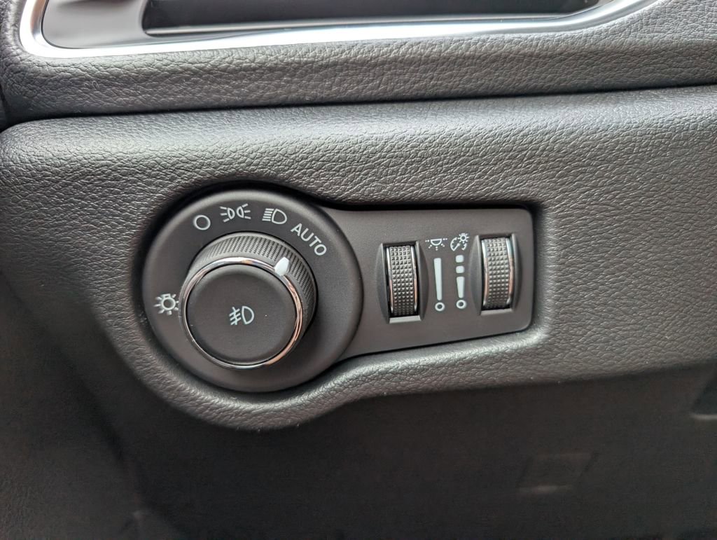 New 2026 Chrysler Pacifica Limited w/ S Appearance Package image 36