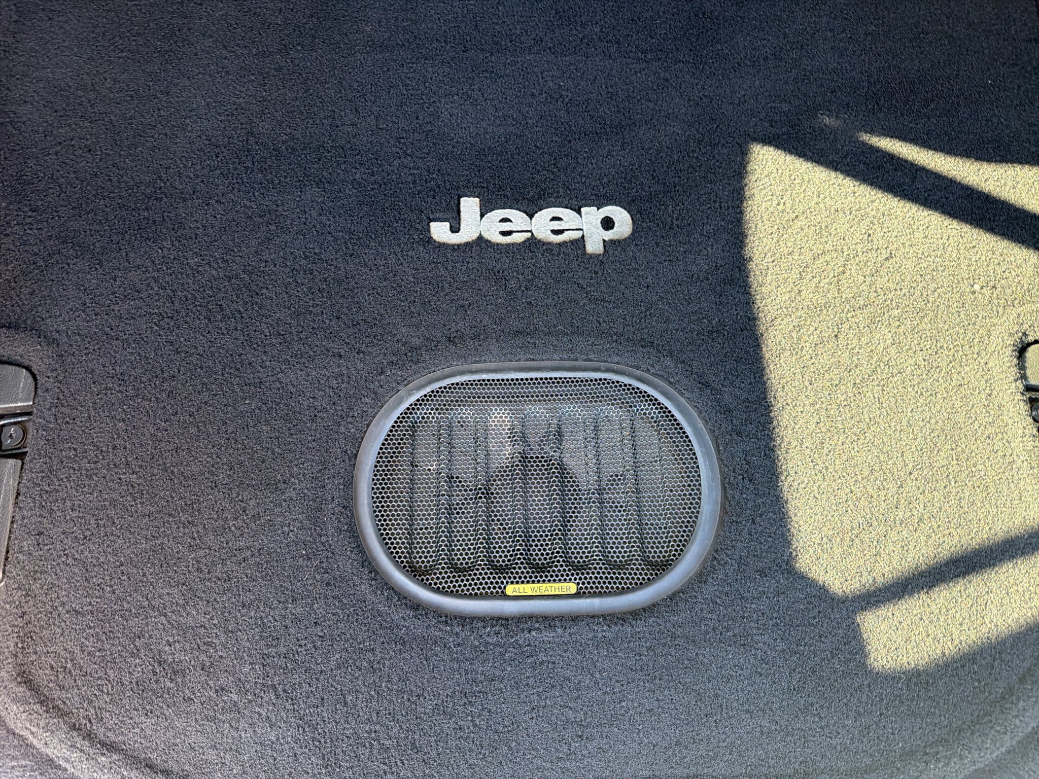 Used 2015 Jeep Wrangler Unlimited Sahara AWD/4WD image 28