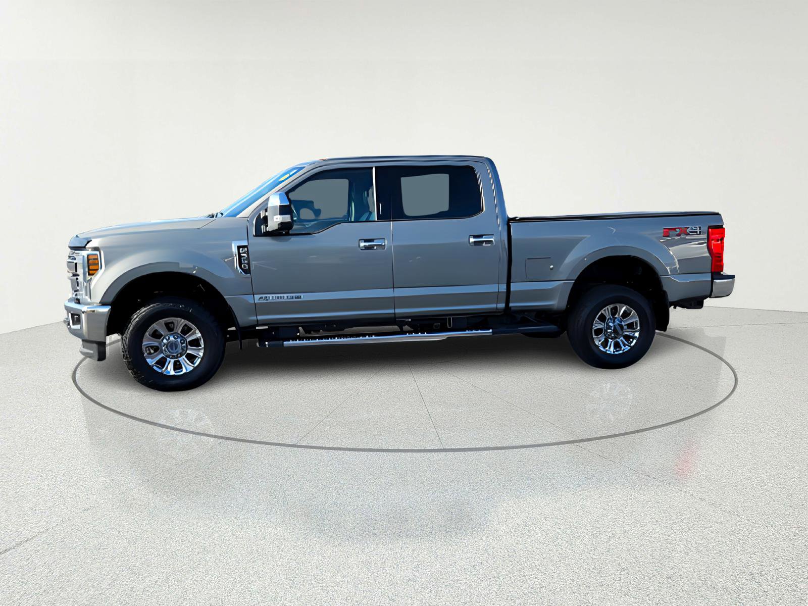 Used 2019 Ford F350 Lariat w/ Chrome Package image 3