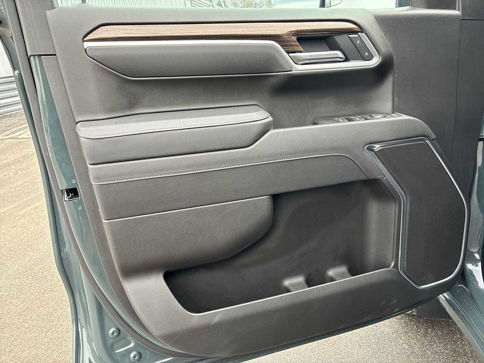 Used 2025 Chevrolet Silverado 1500 LT image 22