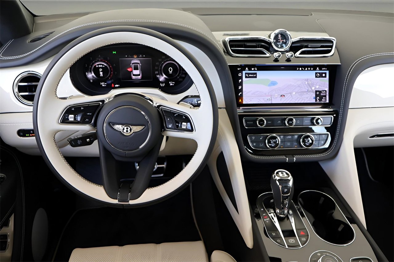 New 2025 Bentley Bentayga image 15
