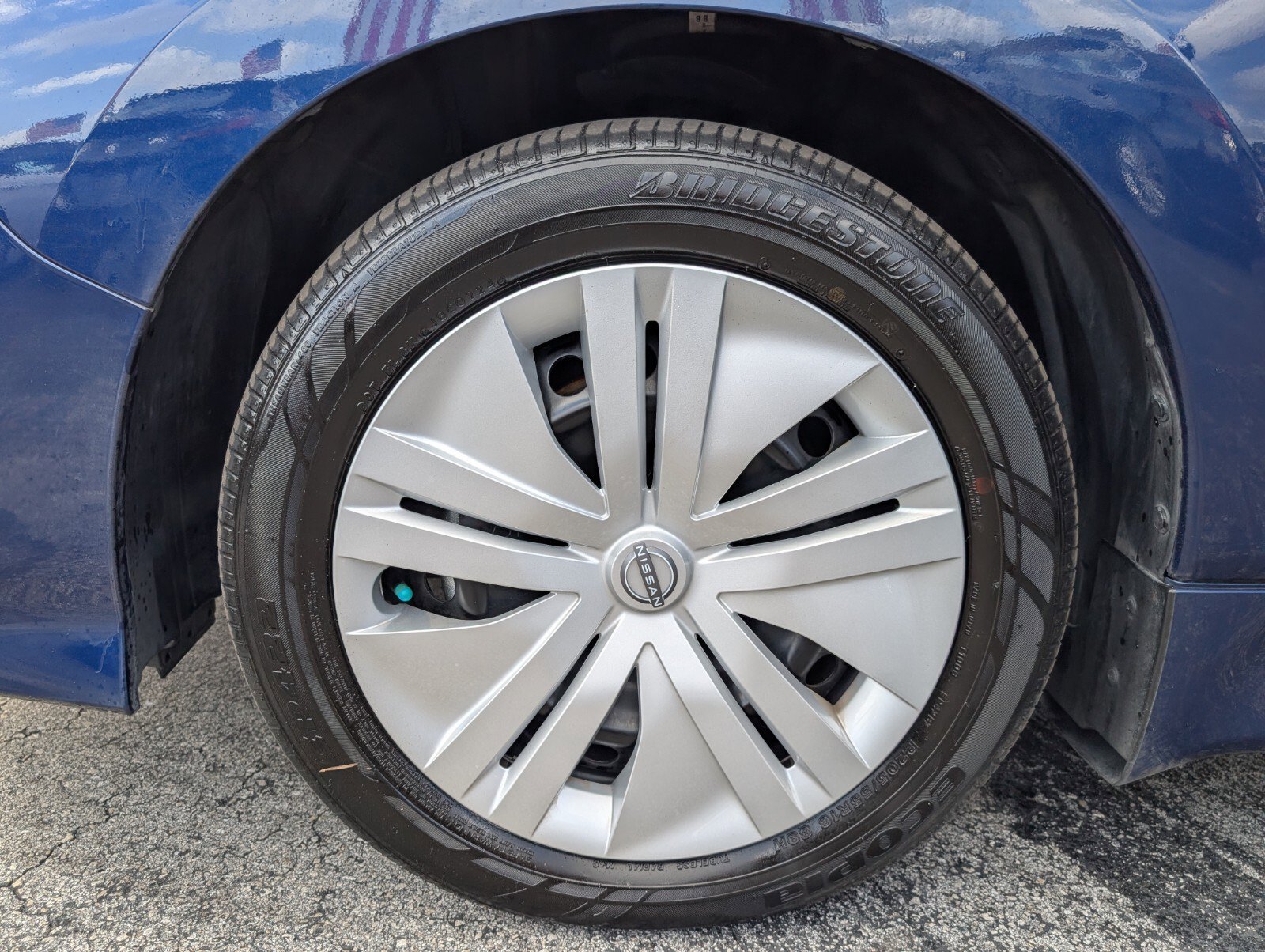 Certified 2025 Nissan Leaf S image 19