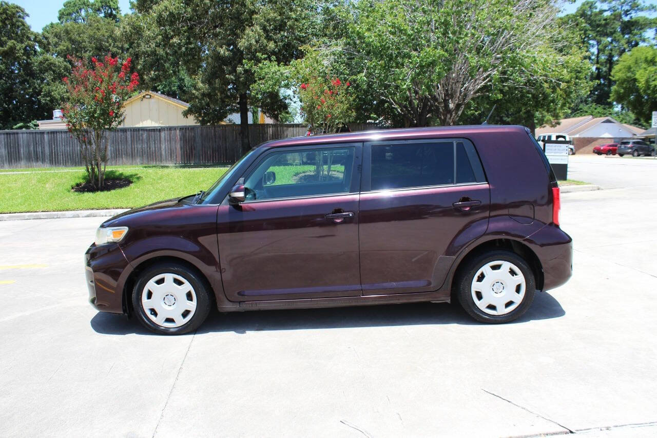 Used 2012 Scion xB FWD image 3