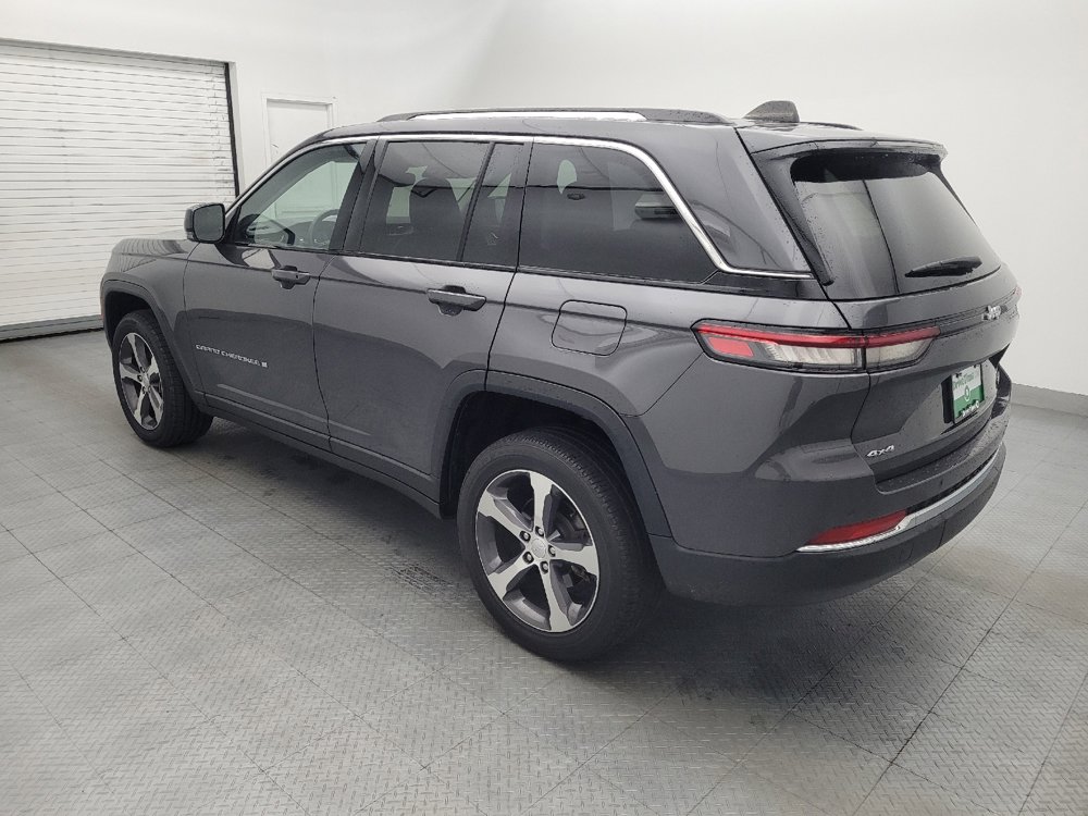 Used 2023 Jeep Grand Cherokee Limited AWD/4WD image 3