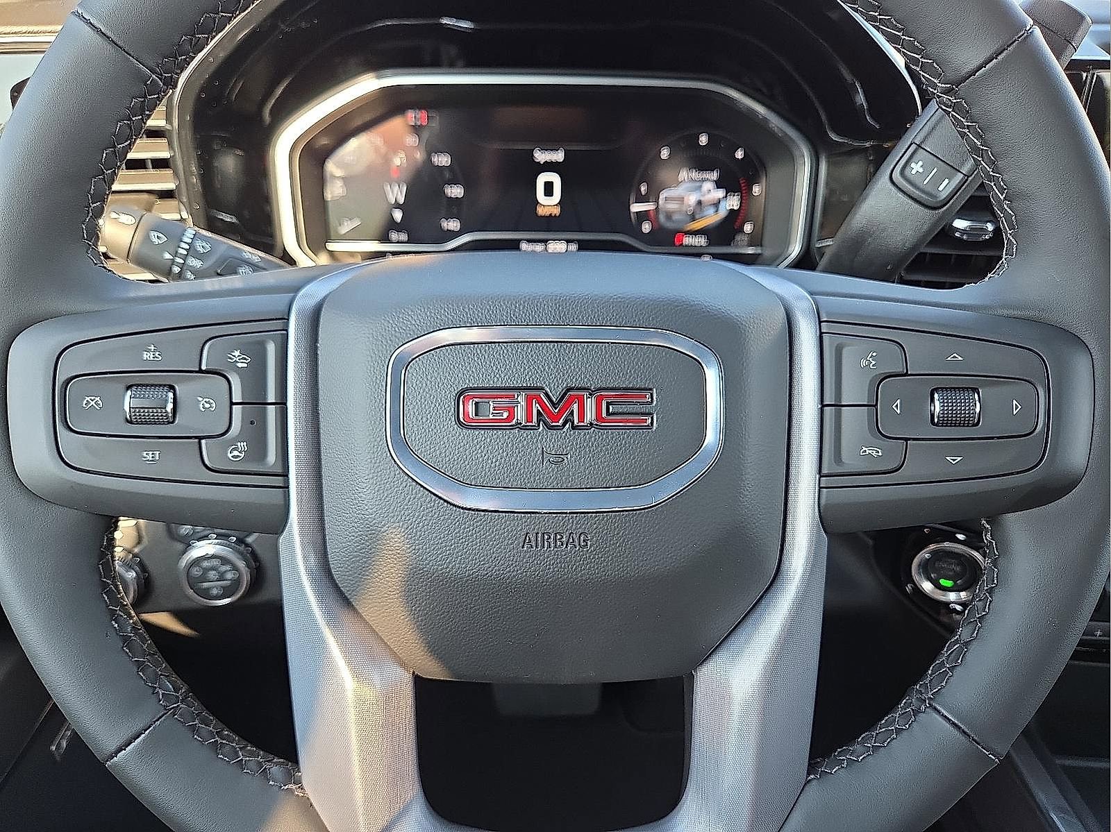 Used 2025 GMC Sierra 2500 SLT w/ SLT Convenience Package AWD/4WD image 24
