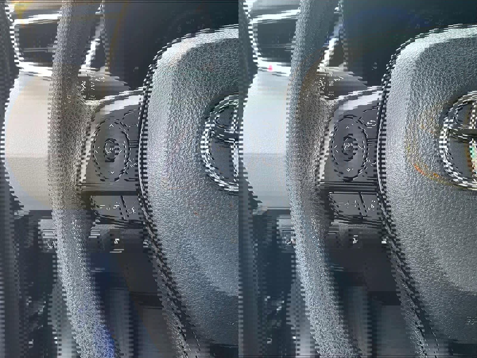 Used 2022 Toyota Corolla LE image 18