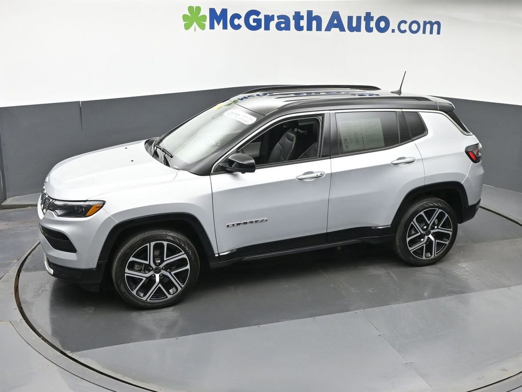 Used 2025 Jeep Compass Limited w/ Elite Group image 18