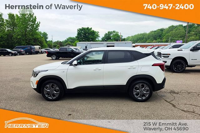 Used 2024 Kia Seltos LX AWD/4WD image 4