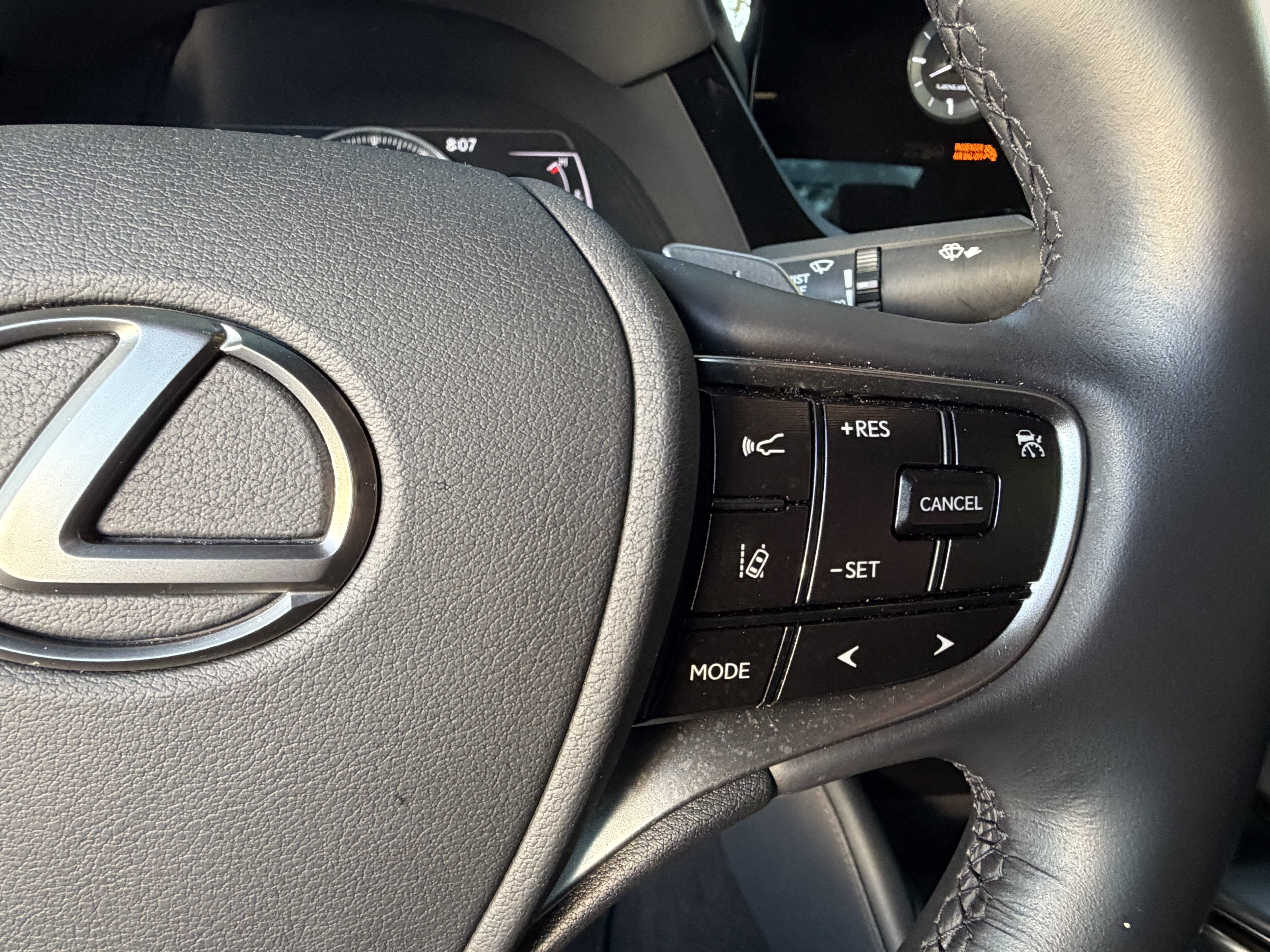 Certified 2025 Lexus ES 350 w/ Premium Package FWD image 19