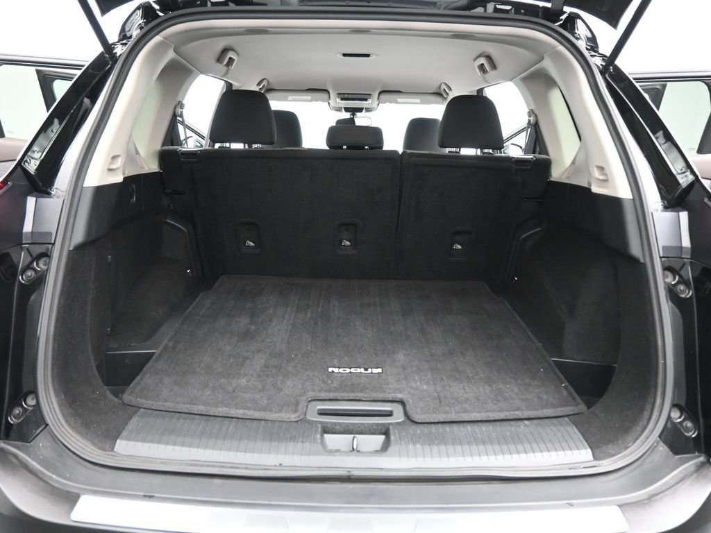 Used 2021 Nissan Rogue SV image 22
