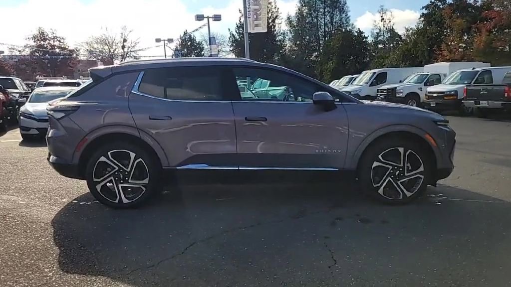 New 2026 Chevrolet Equinox EV LT image 9