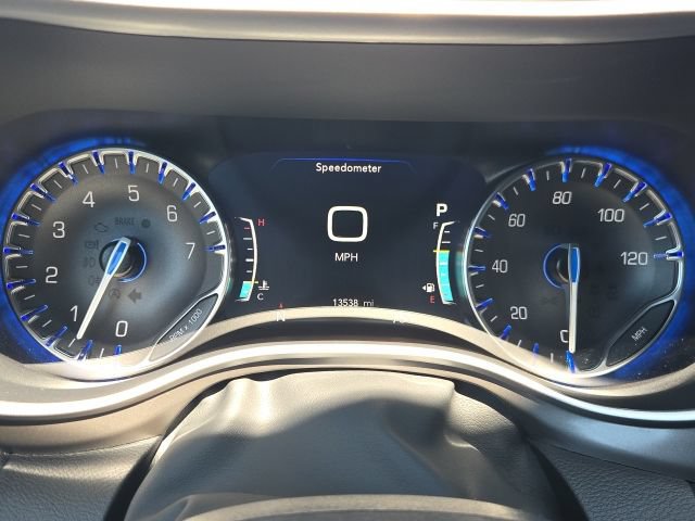 Used 2025 Chrysler Pacifica Select AWD/4WD image 12