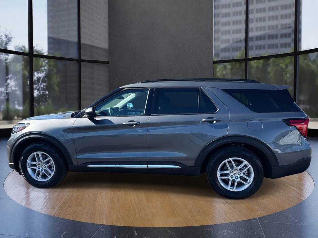 Used 2025 Ford Explorer Active w/ Active Comfort Package image 5