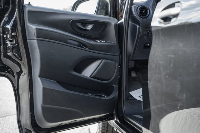 Used 2018 Mercedes-Benz Metris Passenger image 27