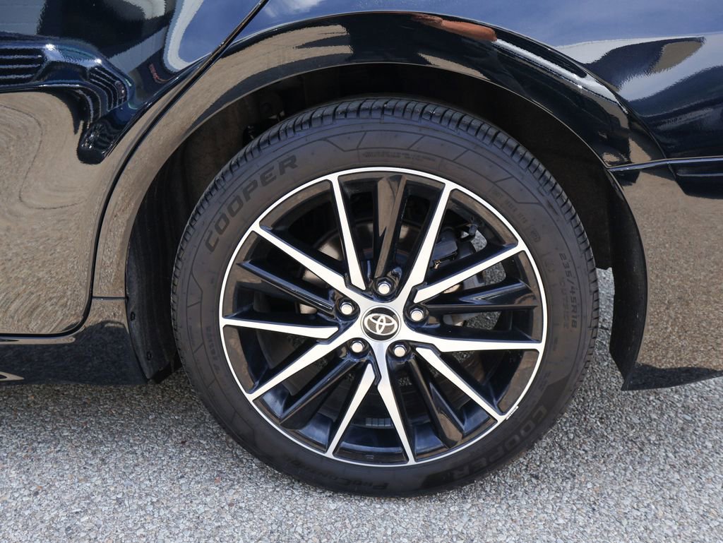 Used 2021 Toyota Camry SE w/ Cold Weather Package FWD image 32