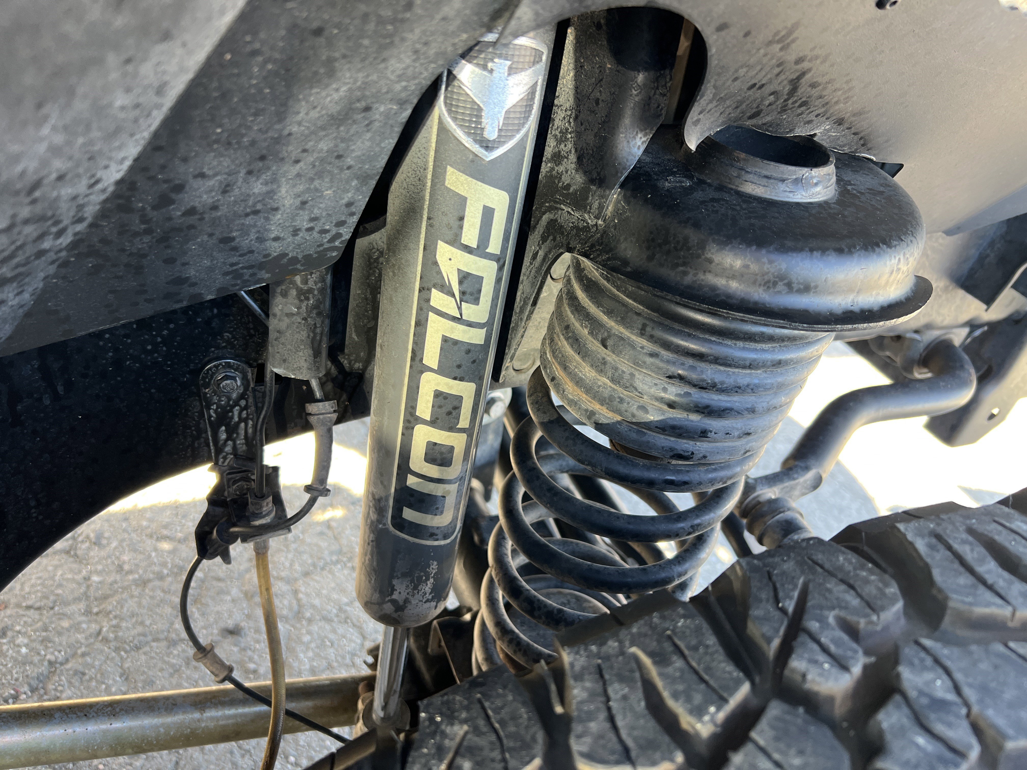 Used 2015 Jeep Wrangler Unlimited Rubicon w/ Connectivity Group AWD/4WD image 8