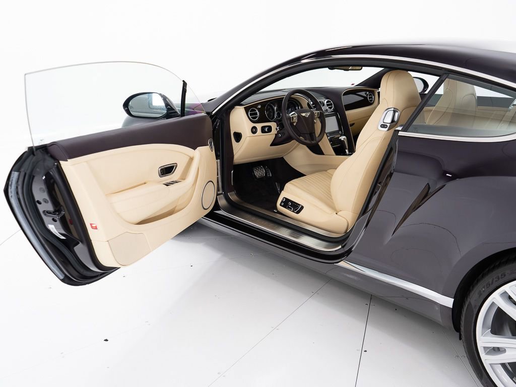 Used 2017 Bentley Continental GT image 9