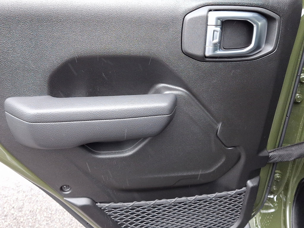 Used 2024 Jeep Wrangler Unlimited AWD/4WD image 19
