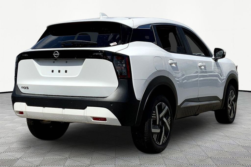 Used 2025 Nissan Kicks SV image 5